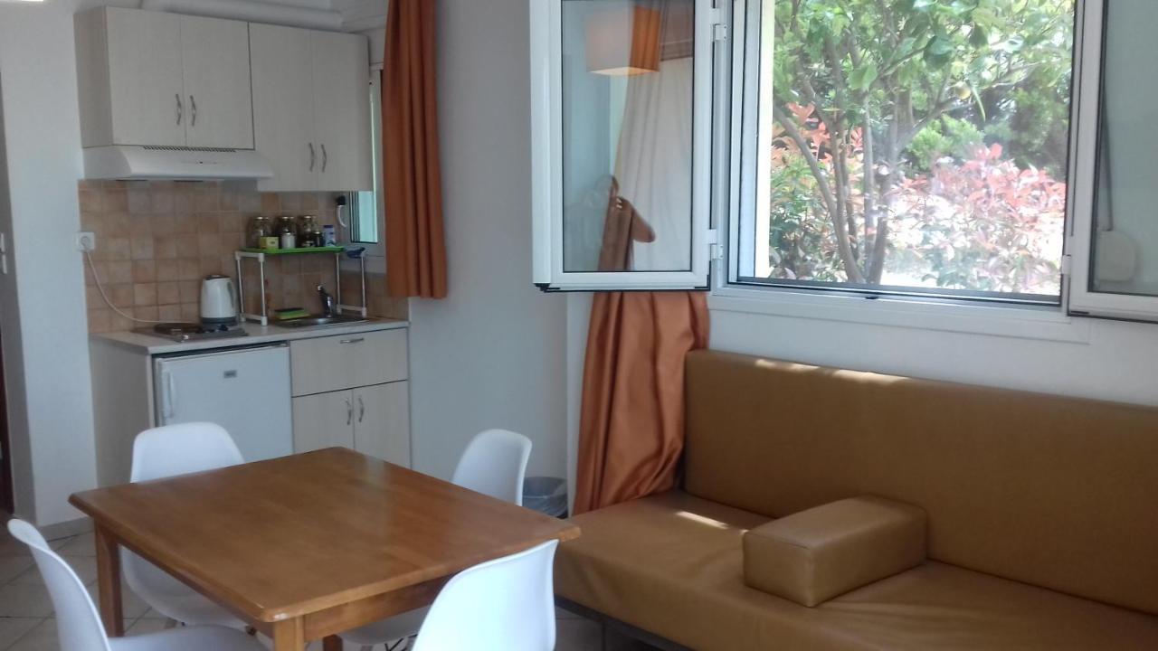 Potokia Rooms Kakovatos Exterior photo